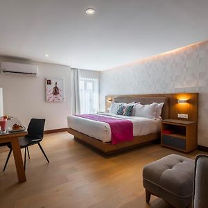 Deluxe King Suite